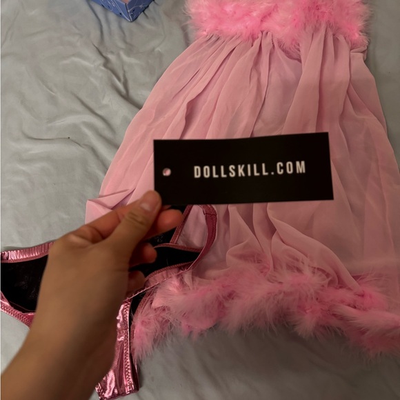 Pink Feathered Lingerie Set - Picture 6 of 16